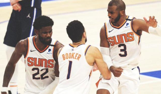 db真人视讯-时隔13年重返联盟第二 布克驱逐太阳仍旧势如破竹